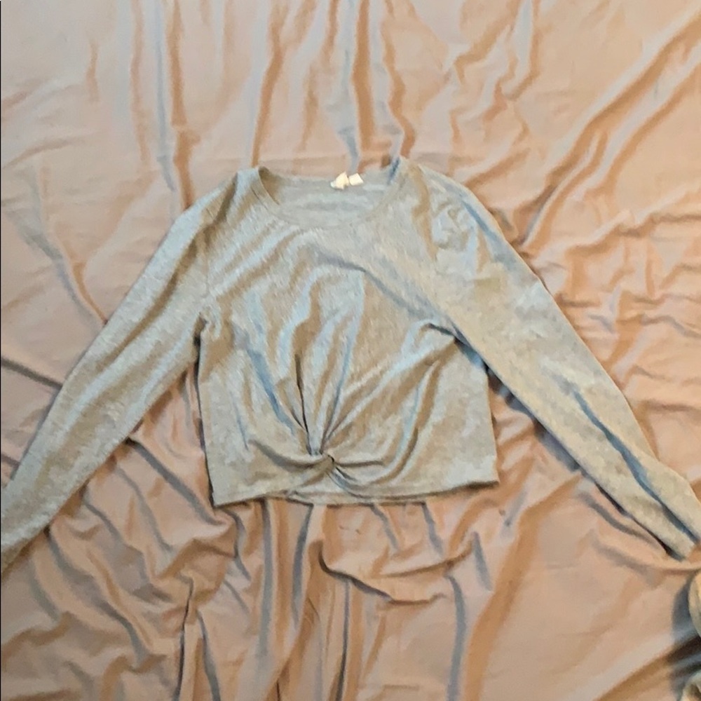 gray knotted top